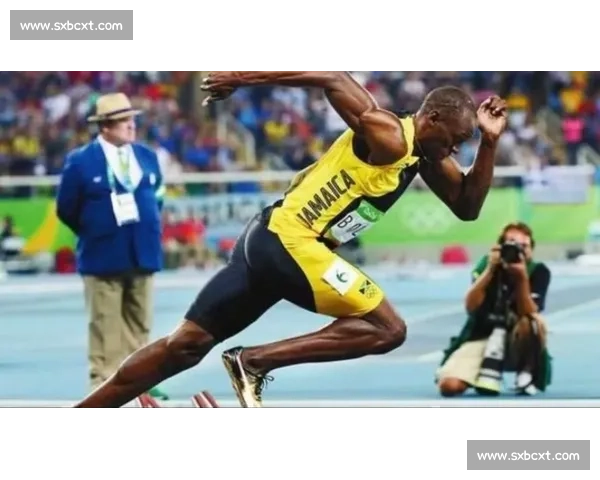 土著田径赛名场面：原木接力摔出表情包