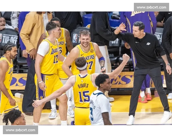 伤兵满营仍破敌！无詹无东契奇，里夫斯 51 分助湖人客场奏凯