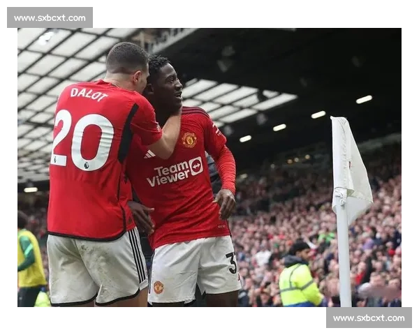 哈格里夫斯盛赞库尼亚：这股拼劲正是曼联所需